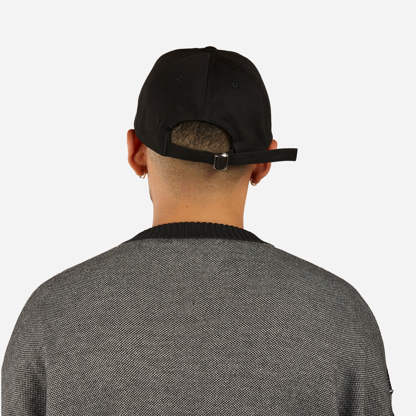 ornament cap- black