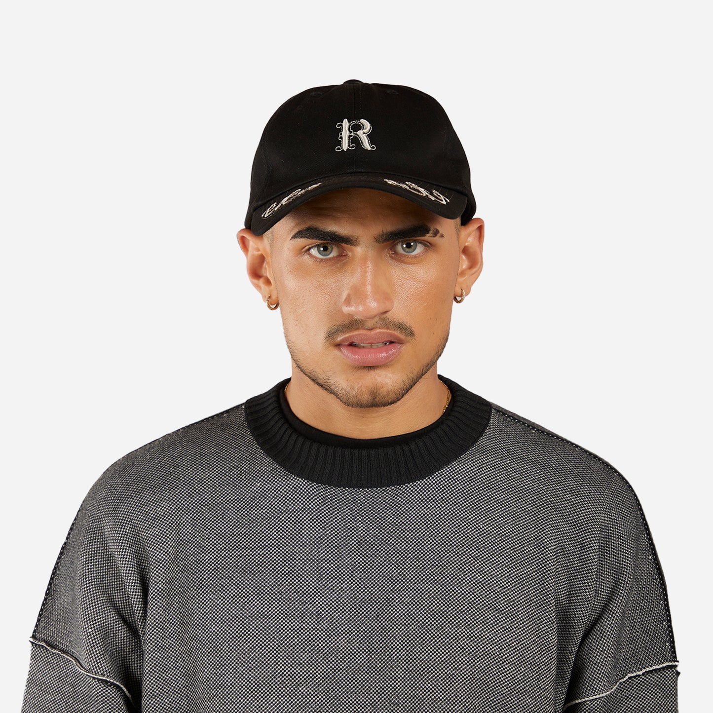ornament cap- black