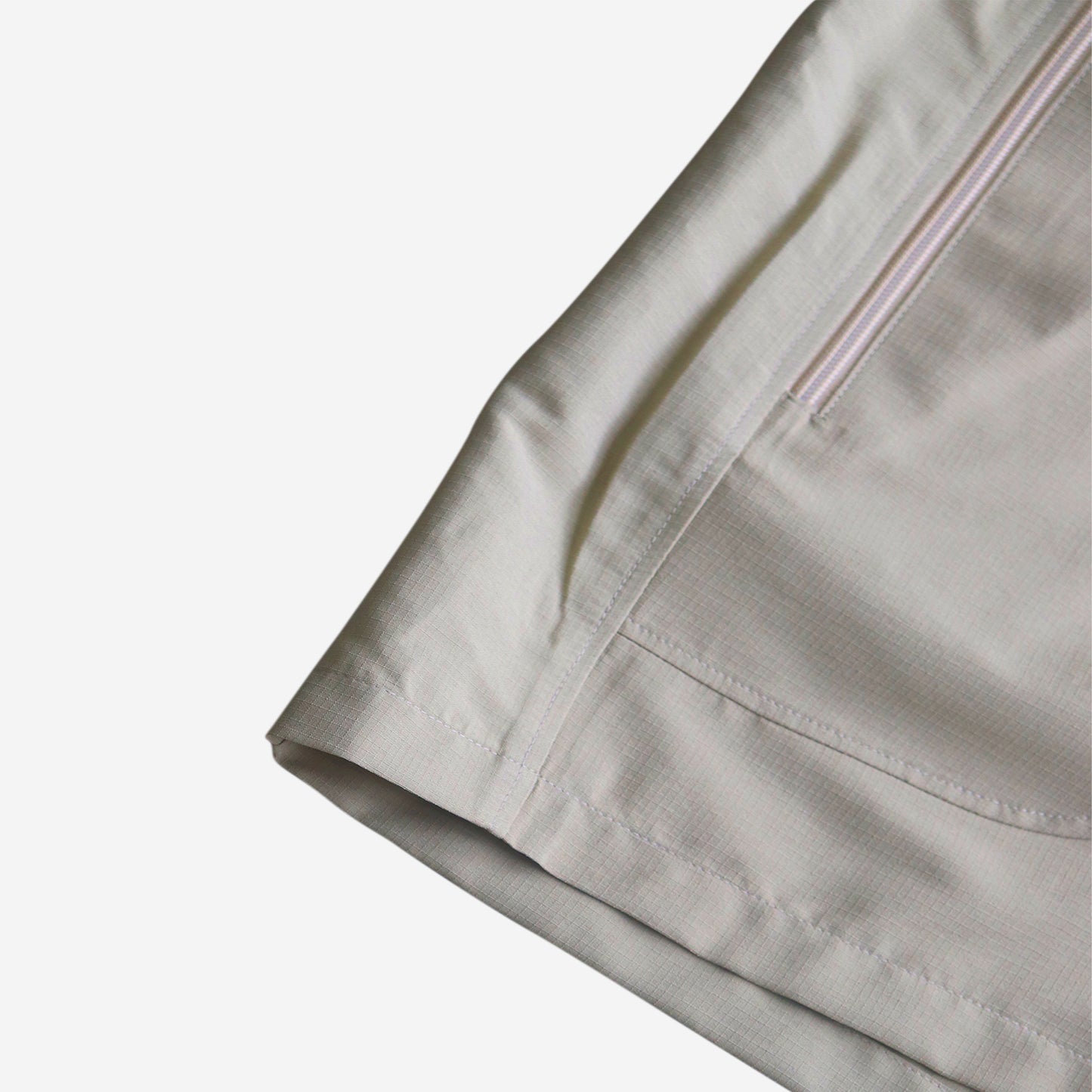 R zipper shorts-beige