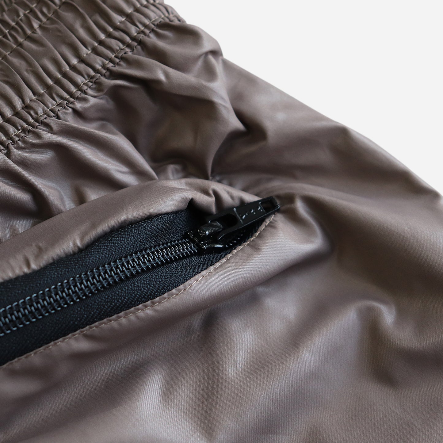 hybrid shorts - taupe